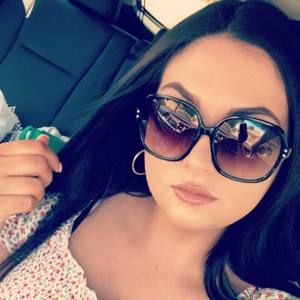 Meet your Posher, Simone